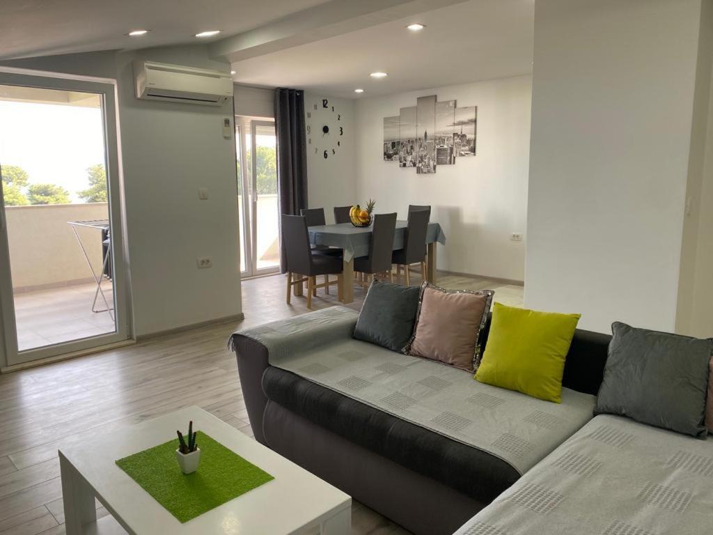 Beach Apartment Andela Kaštela Exterior foto